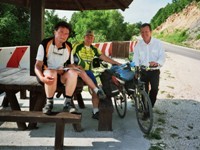 Dva Nemca, biciklisti, idu iz Berlina u Konstancu
