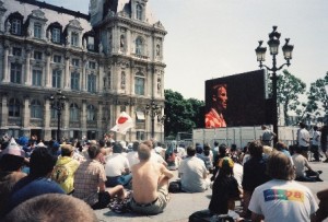 Parižani na velikom ekranu gledaju Olimpijadu